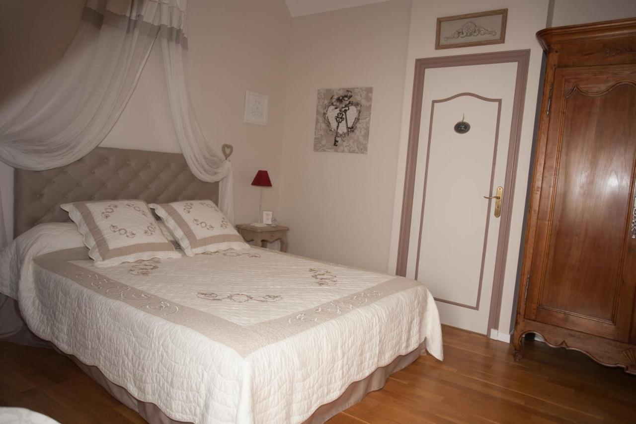 Les Jarrieres Bed & Breakfast Dame-Marie-les-Bois Eksteriør bilde