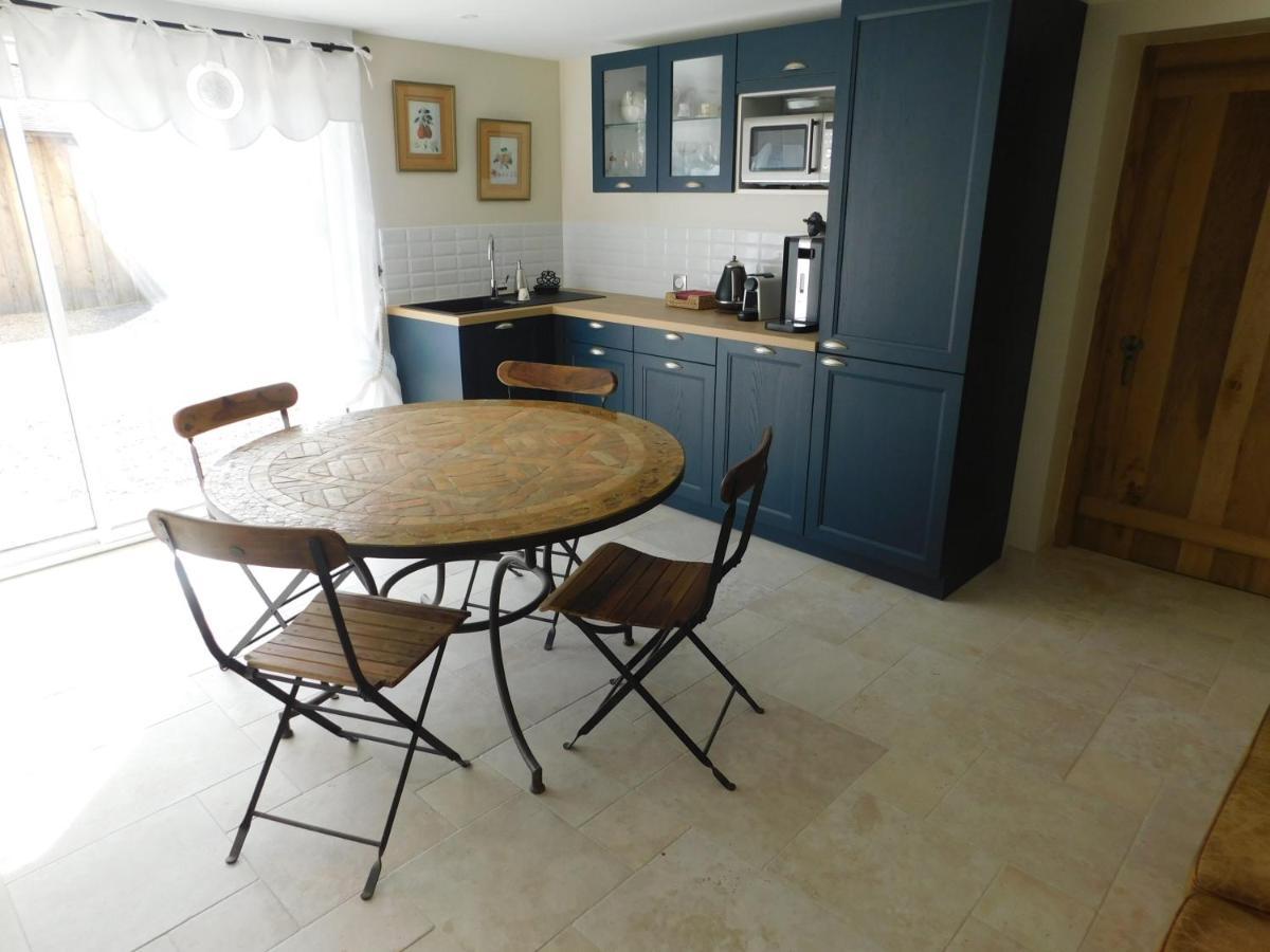 Les Jarrieres Bed & Breakfast Dame-Marie-les-Bois Eksteriør bilde